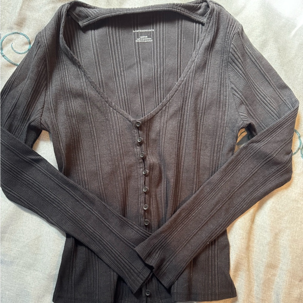 Ribbed shirt. Good condition. Measurements pictured.